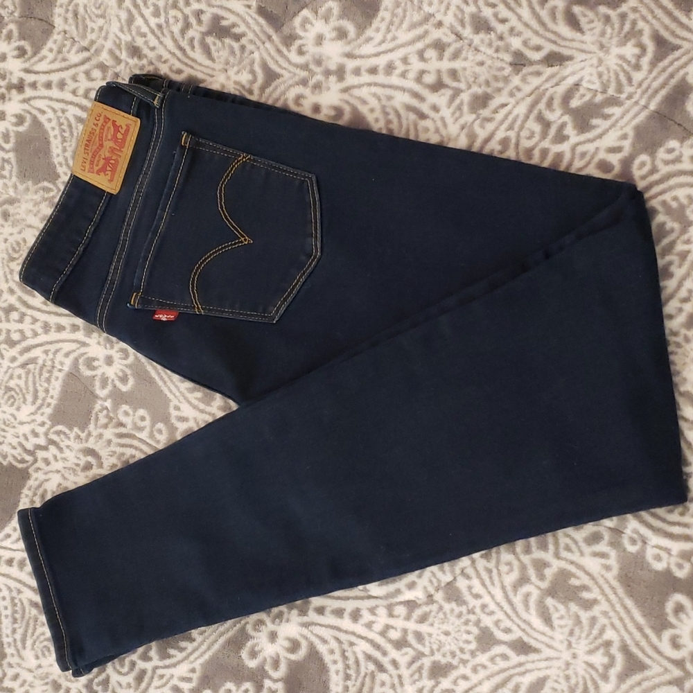 Levi's 711 skinny jeans in size 30